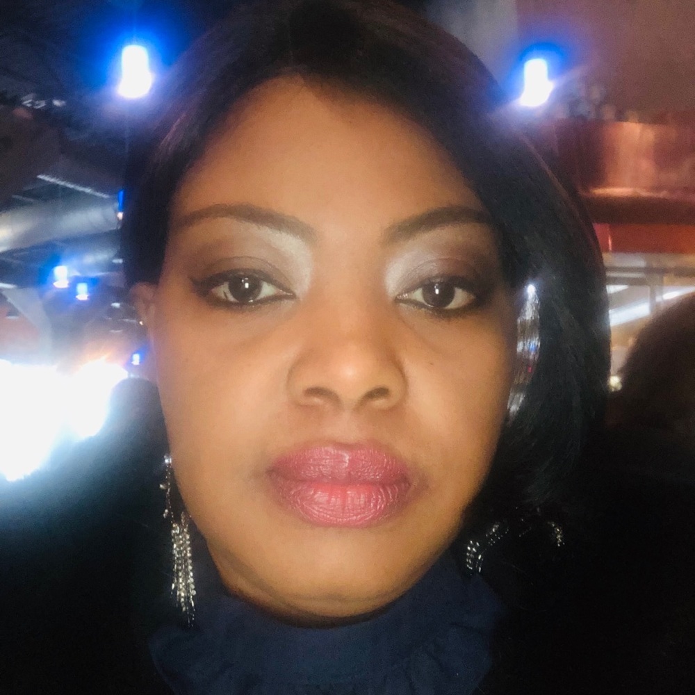 Meet your Posher, Cynthia